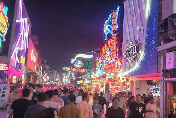 泰国夜生活带玩要多少钱（泰国旅游夜场）