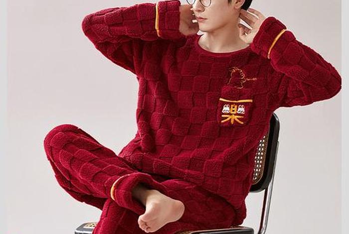 情侣生活照片女生上衣是红色男生戴墨镜真实(穿红色一男一女情侣头像) 情侣生活照片女生上衣是红色男生戴墨镜真实(穿红色一男一女情侣头像)