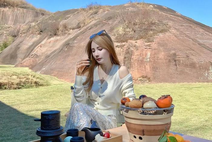 女人悠闲生活图片;女生悠闲地图片 女人悠闲生活图片;女生悠闲地图片