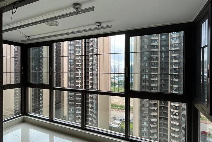 生活阳台封窗哪种款式好，阳台封窗选什么性价比最高