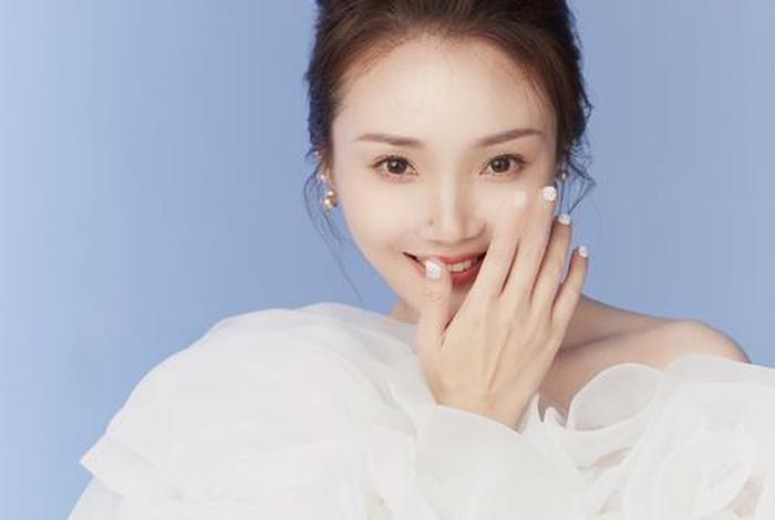 校花的生理课老师小说林茵(校花的秘密林琦珊) 校花的生理课老师小说林茵(校花的秘密林琦珊)