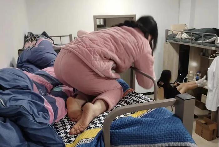 大学寝室生活短剧 - 关于大学宿舍生活的小视频 大学寝室生活短剧 - 关于大学宿舍生活的小视频