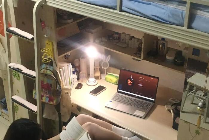 大学寝室生活的几个视频 - 大学寝室vlog 大学寝室生活的几个视频 - 大学寝室vlog