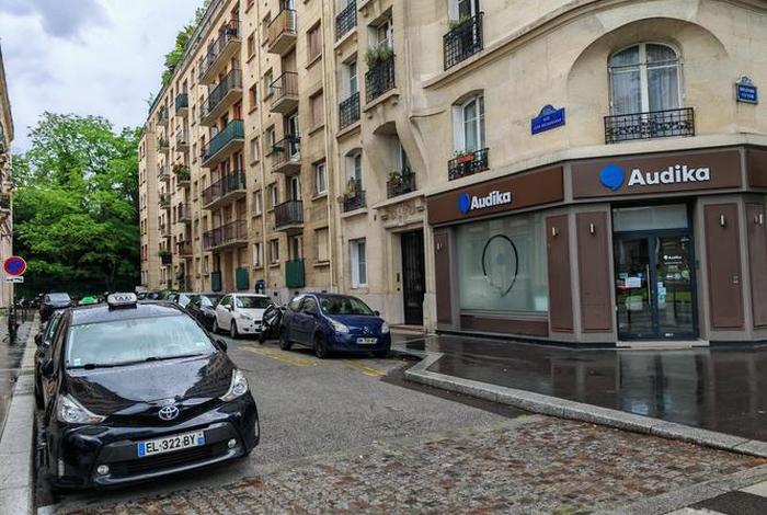 在法国生活十多年，在法国待的太久了