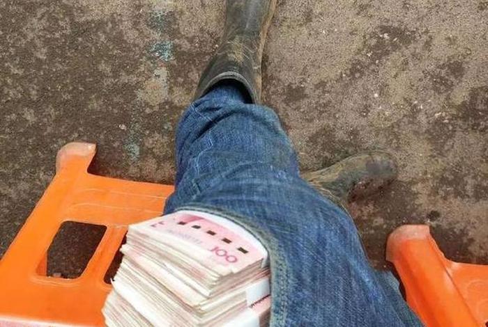 土豪的生活就是这么朴实无华,土豪的生活表情包 土豪的生活就是这么朴实无华,土豪的生活表情包