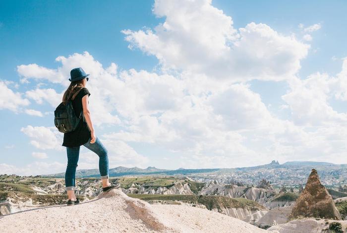 生活犹如一场未知的旅程；生活就像一段未知目的地的航海旅行
