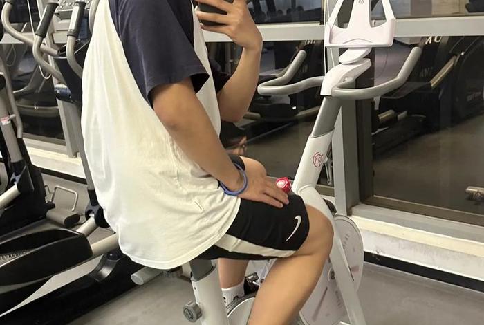 健身生活照一人男 健身男日常照片 健身生活照一人男 健身男日常照片