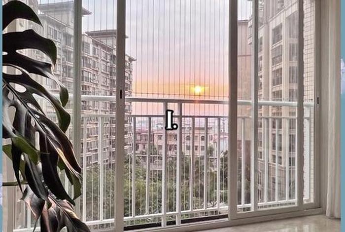生活阳台封窗通风又美观（阳台封窗效果）