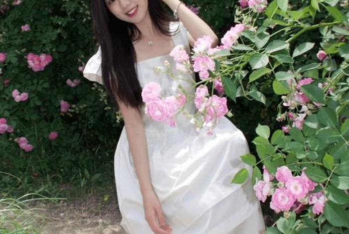 校花的生活趣事;校花的一生 校花的生活趣事;校花的一生