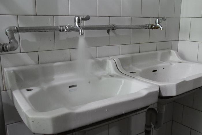 生活中的浪费水现象 生活中的浪费水现象图片