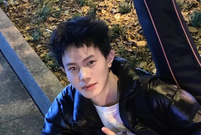 男生生活照片套图;男生生活照图片大全 朋友圈 男生生活照片套图;男生生活照图片大全 朋友圈