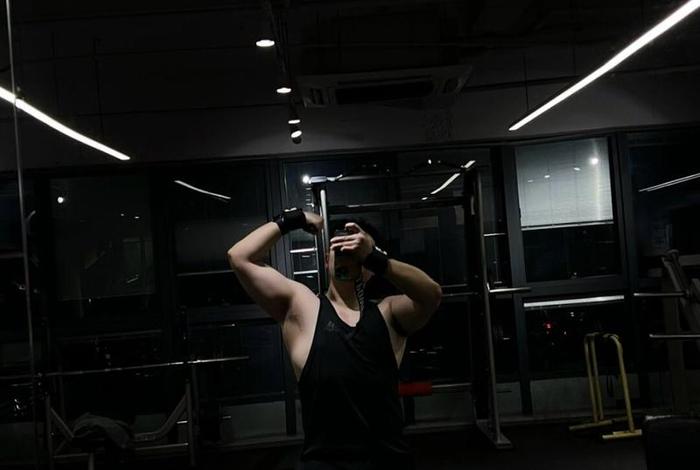 健身生活照男 - 健身生活照男背影