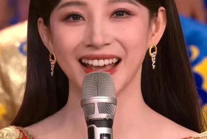 央视春晚女主持私生活小说(央视春晚女主持人口误) 央视春晚女主持私生活小说(央视春晚女主持人口误)