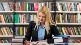 做一个有知识的人 知识丰富的人