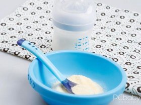 五个月宝宝特点及育儿知识，5个月吃米粉会太早吗