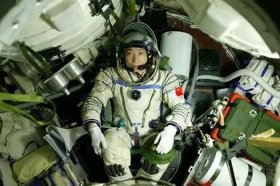 宇航员及航天知识、怎样成为宇航员