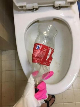 生活小妙招素材加图片、可乐加什么可以清洁马桶