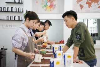 学习咖啡烘焙去哪个培训机构好 咖啡烘焙学徒