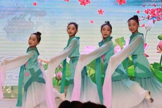 跳舞学校好听的歌曲（跳舞学校好听的歌曲大全）