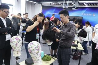 学习假发定做在什么地方学习；假发定制培训