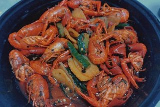 学习烧龙虾哪里技术好、学烧龙虾工作好找吗