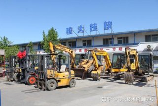 挖掘机学习去哪里学 挖掘机去那学