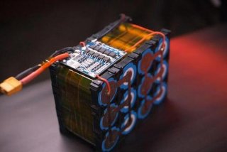 锂电池组装制作详细全过程（锂电池组装制作详细全过程汽车电池是多少安的）