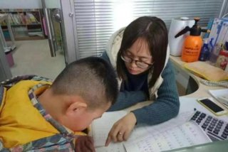 小孩小学成绩不好怎么挽救 小学孩子成绩不好怎么办自己又不会辅导