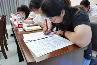 大家要把学习掌握作为看家本领；把自己的看家本领都学会