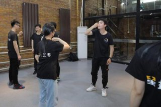 高中学表演要花多少钱 - 高中想学表演上哪所学校