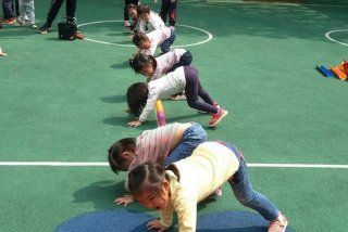 学习游戏儿童；学龄儿童游戏