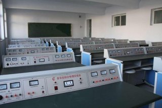 巨子学校毕业典礼；巨子中学排名