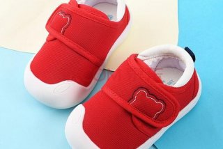 婴儿学步鞋；婴儿学步鞋什么品牌的好