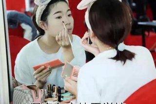 学习美容美发培训班（美容美发培训要多少钱学费）