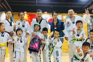 附近跆拳道培训班（附近跆拳道培训班小孩）