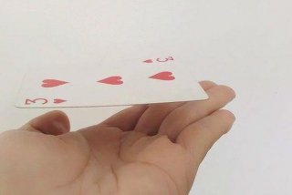 学习悬浮纸牌不用任何道具；纸牌悬浮术怎么做