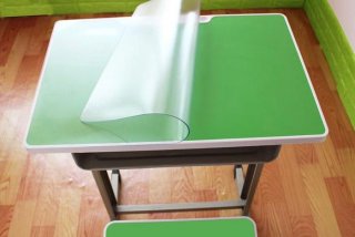 学生桌垫什么颜色好（学生桌垫什么材质好）