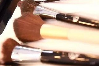 学彩妆需要哪些工具；学彩妆需要哪些工具呢