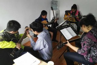 吉他学习班 - 吉他培训班