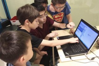 机器人编程是学的什么（机器人编程是学的什么语言）