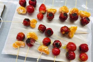 学做糖葫芦 - 学做糖葫芦串