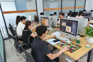 学文员培训班一般多少钱；自考文员需要什么条件