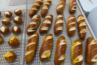 学习做面包蛋糕技术去哪里学、学做面包蛋糕哪个学校好