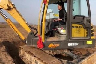 学习司机开挖掘机 - 学开挖掘机辛苦吗