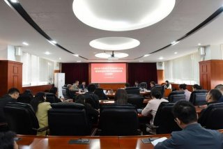 会议学习桌（会议桌怎么布置）