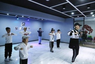 街舞学习成人 - 成年学街舞