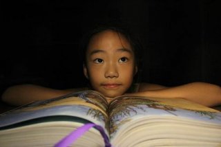 孩子努力学习的小视频 - 小孩努力读书视频