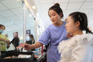 化妆师学习照片（化妆师都学什么）