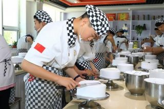 学习糕点师 学糕点师有前途吗