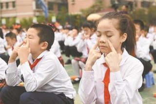学生眼保健操、学生眼保健操照片